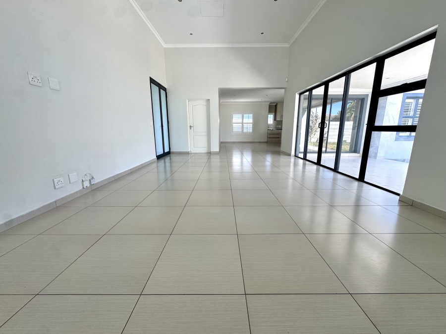 4 Bedroom Property for Sale in Parklands North Western Cape